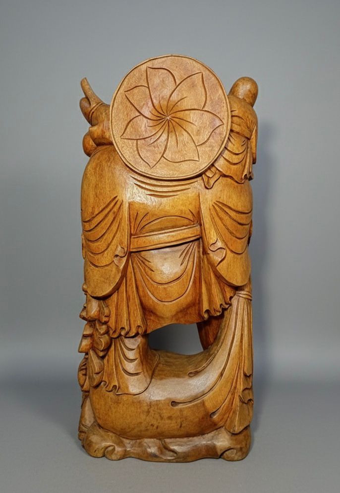 Kayu Buddha Bahagia