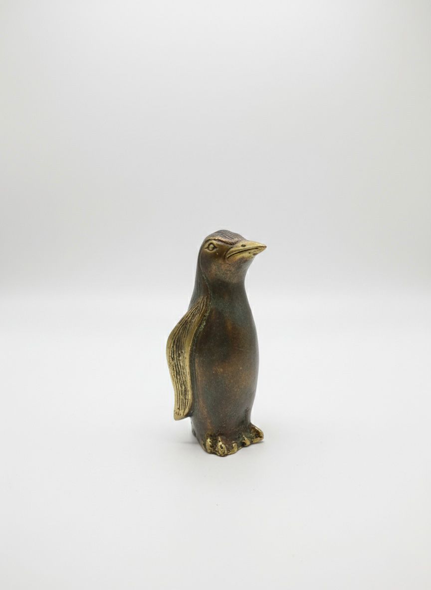 Penguin Perunggu Kecil