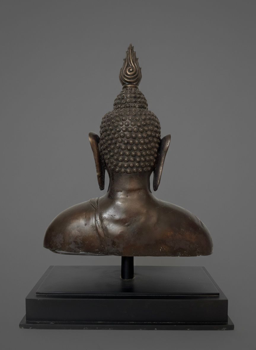Buddha Perunggu Damai